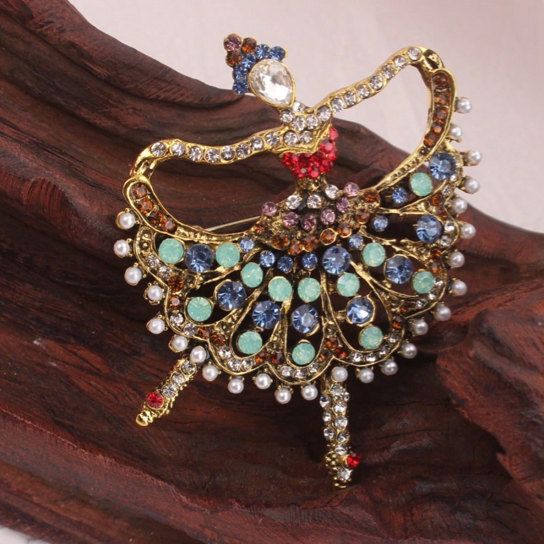 Vintage Fashion Enthusiasts - دبوس زينة على شكل راقصة باليه