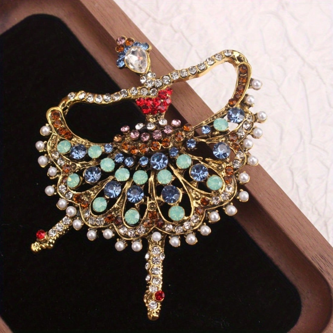 دبوس زينة على شكل راقصة باليه  - مراجعة Vintage Fashion Enthusiasts وسعره
